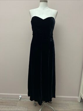 VTG Nancy Johnson Navy Strapless Velvet Evening Gown with pleated skirt size S
